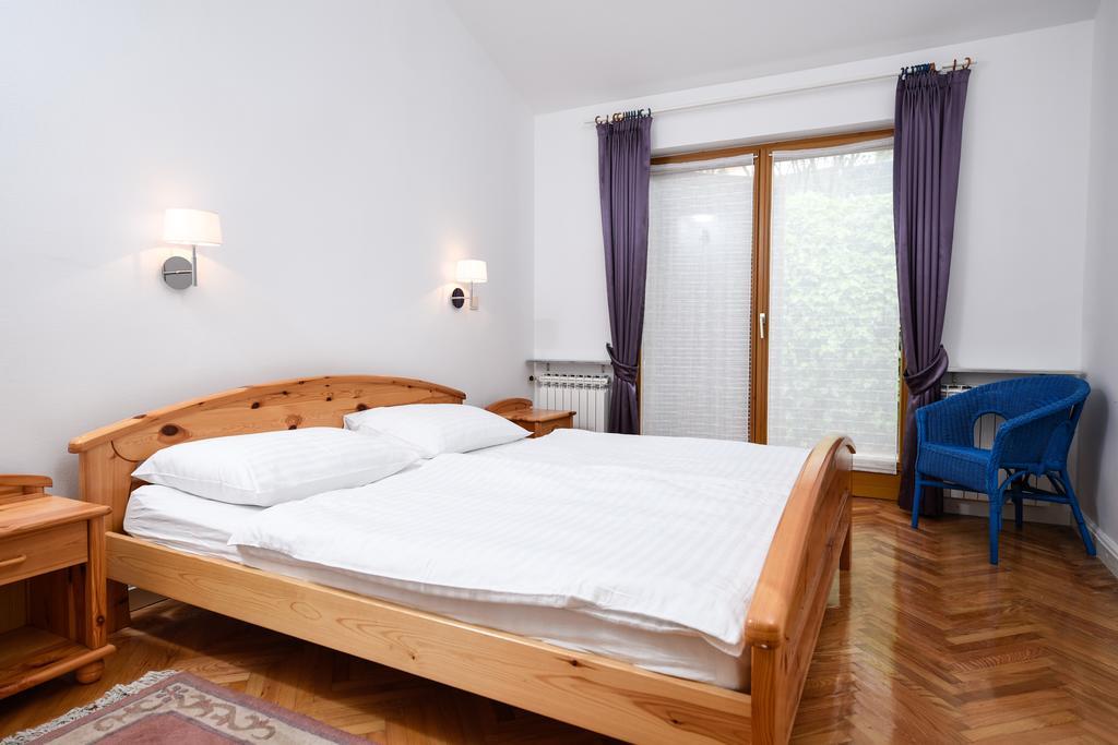 Apartmani Alice Njivice Exterior foto